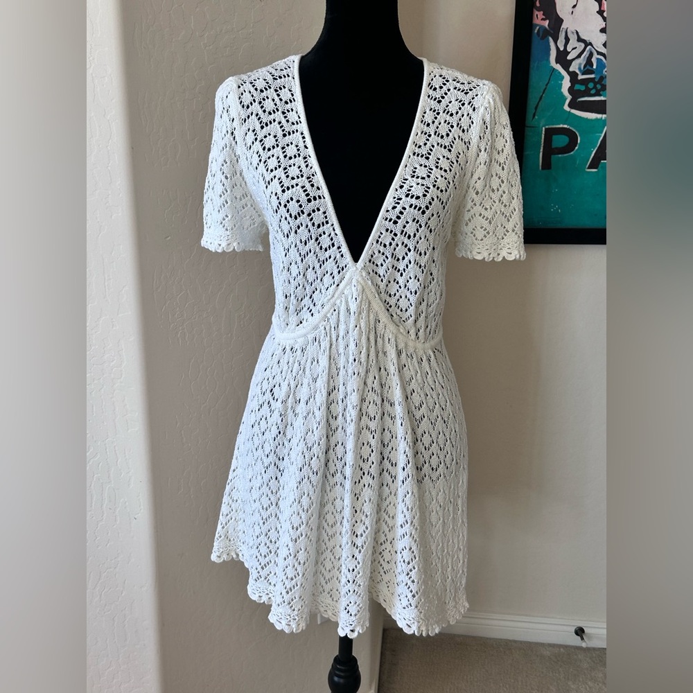 Long White Crochet V-Neck Summer Sweater By Metro 7 Size Medium